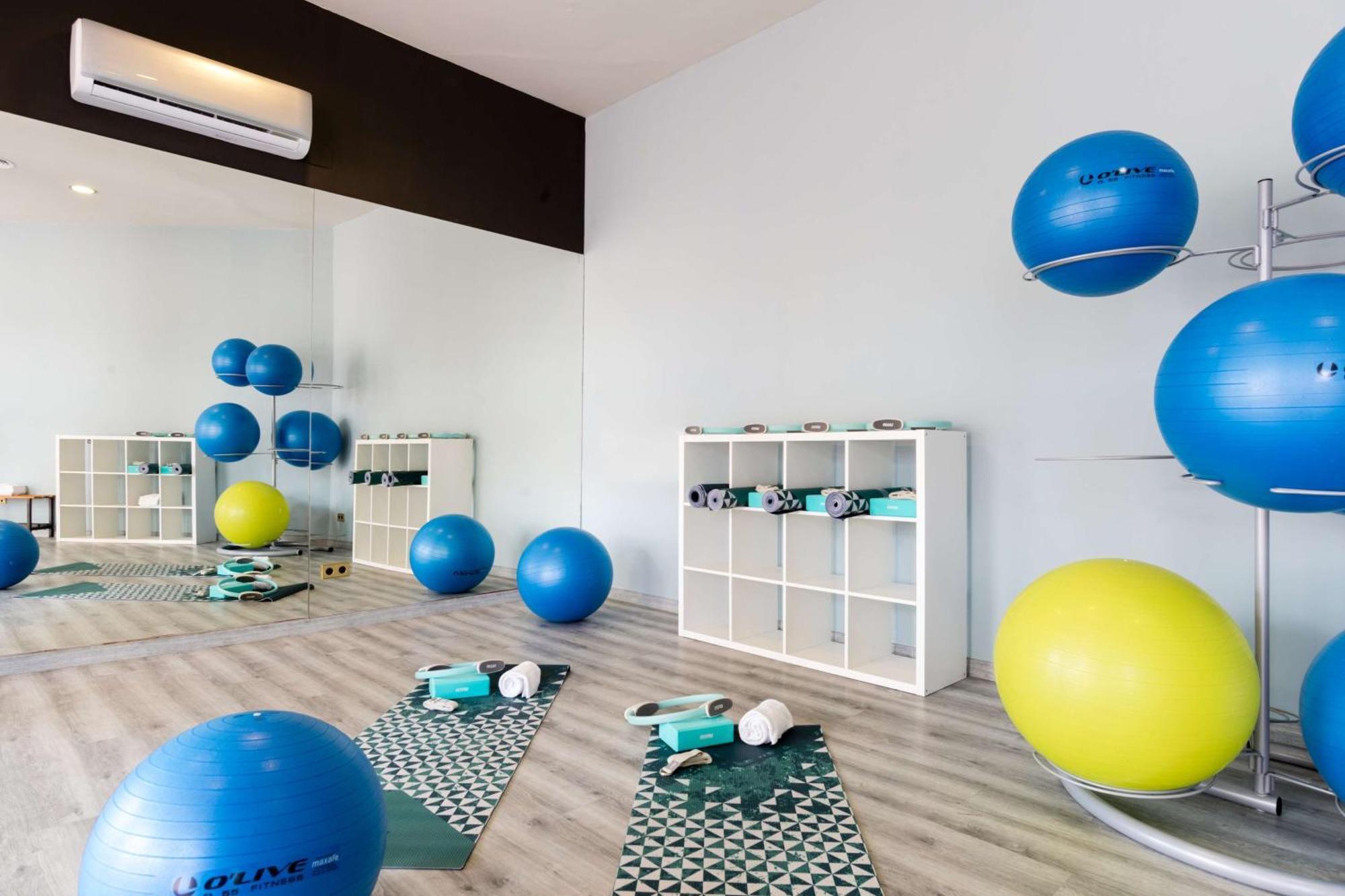 Hilton Mallorca Galatzo Peguera Exterior foto A typical Pilates studio